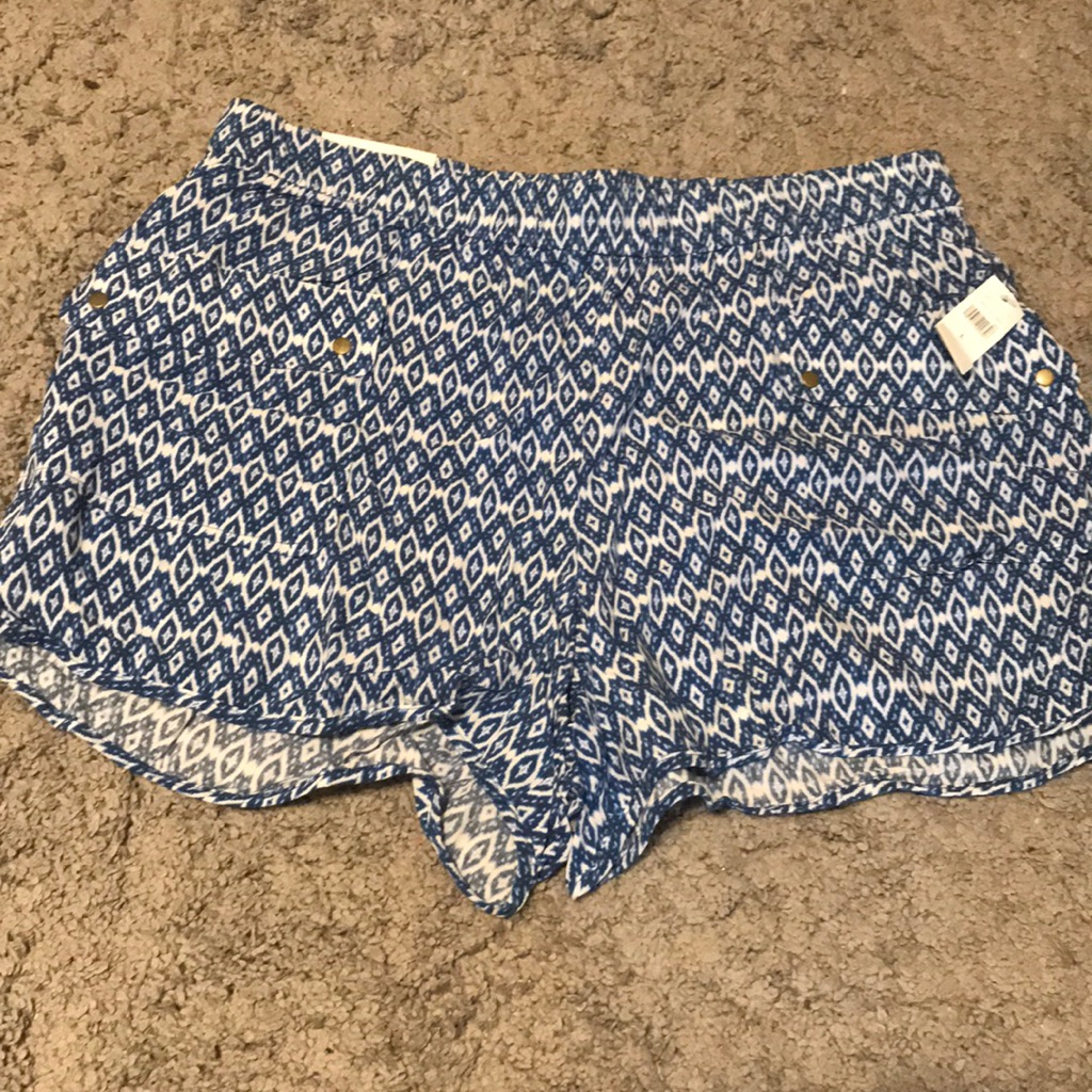 Nwt Gap Patterned Shorts